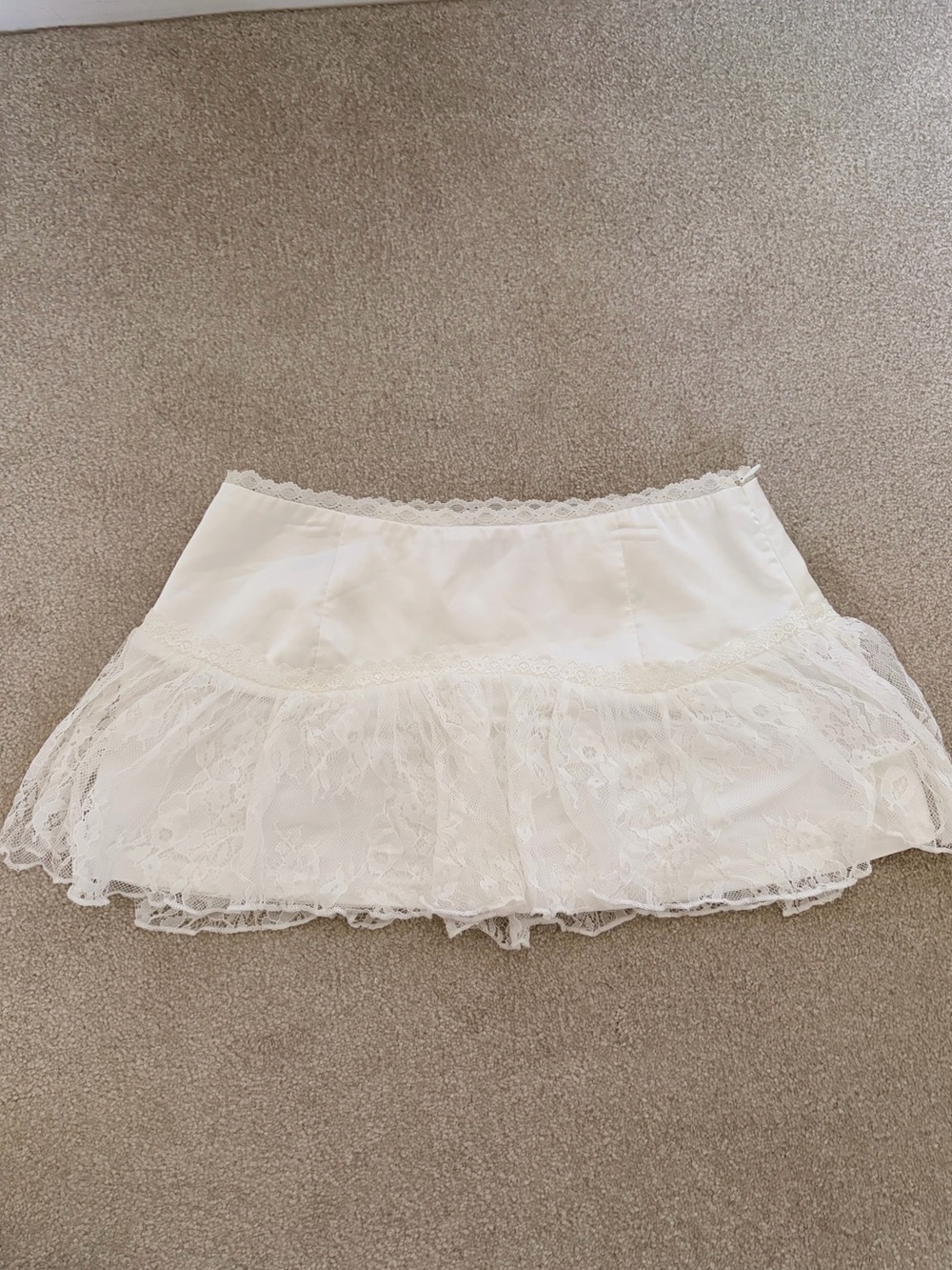 Edikited White silk and Lace skirt
